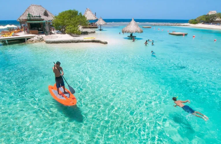 Roatán es una de las Islas de la Bahía de Honduras en el Caribe