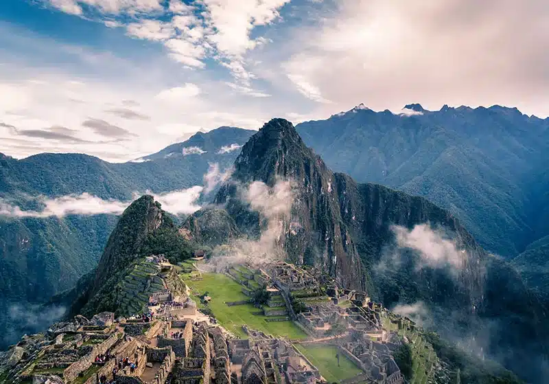La impresionante "Ciudad Perdida de los Incas", es una de las Siete Maravillas del Mundo Moderno y el destino final de casi todos los viajeros que llegan a Cusco.