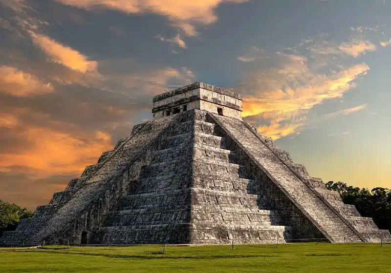 Pirámide de Kukulcán en la zona arqueológica de Chichén Itzá.