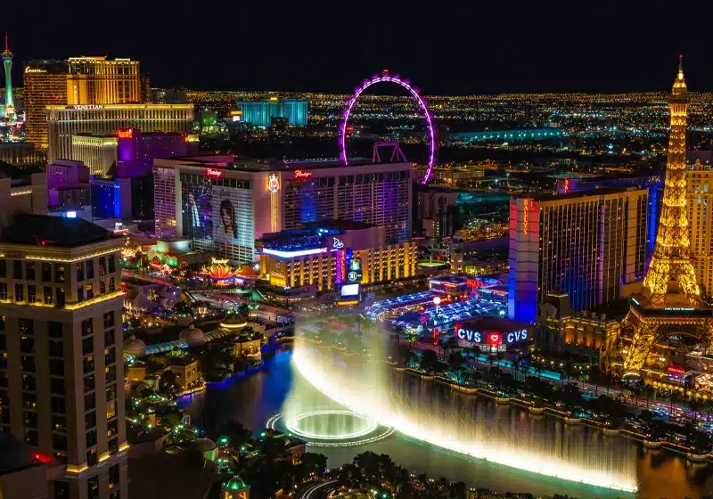 Strip de Las Vegas de noche, destino turístico desde Tijuana